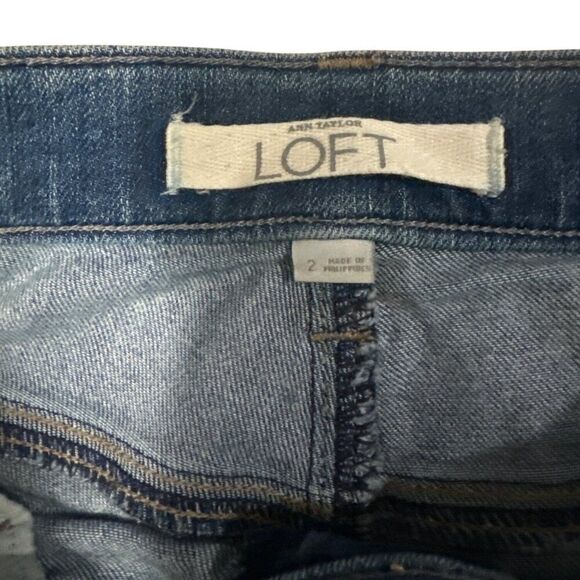 Ann Taylor Loft Womens Distressed Denim Bermuda Shorts Size 2 - Picture 2 of 7